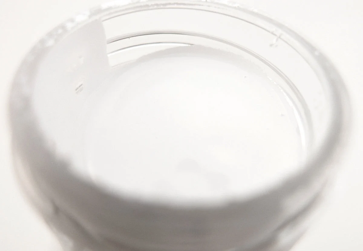 SAINT - titanium white, high grade professional acrylic paint, by Stuart Semple 100ml - Image 3